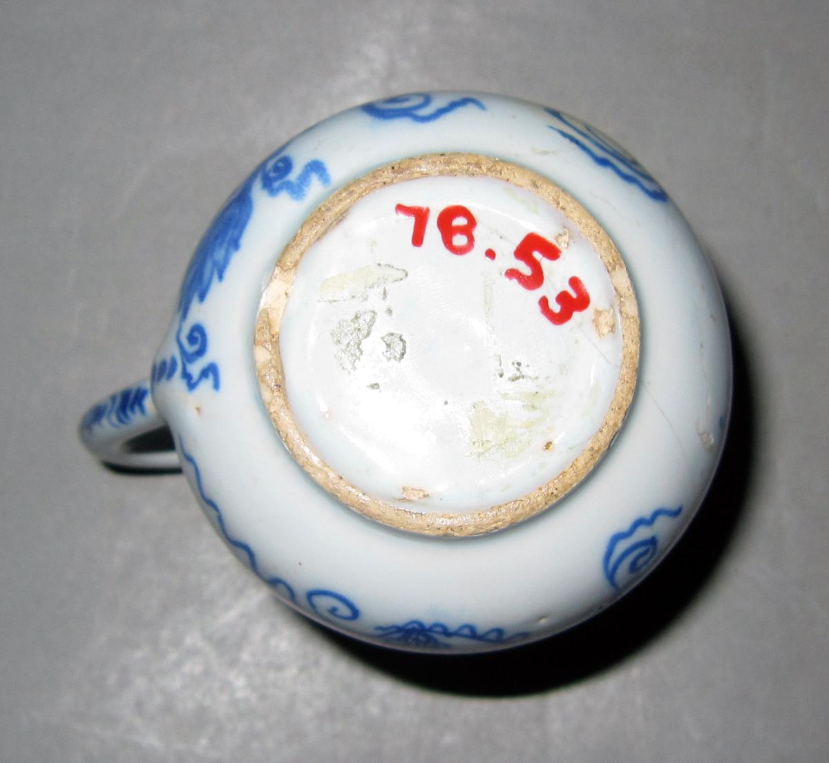 1978.0053 Delft cream pot underside