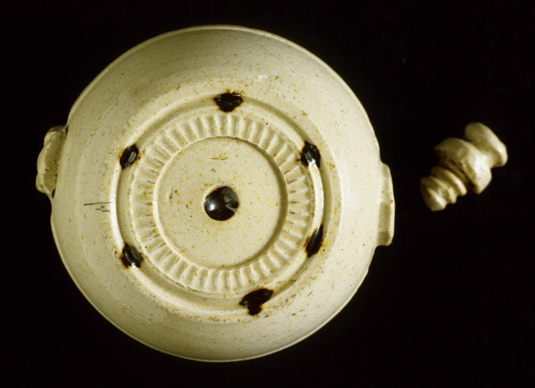 1978.0054 A, B Bottle