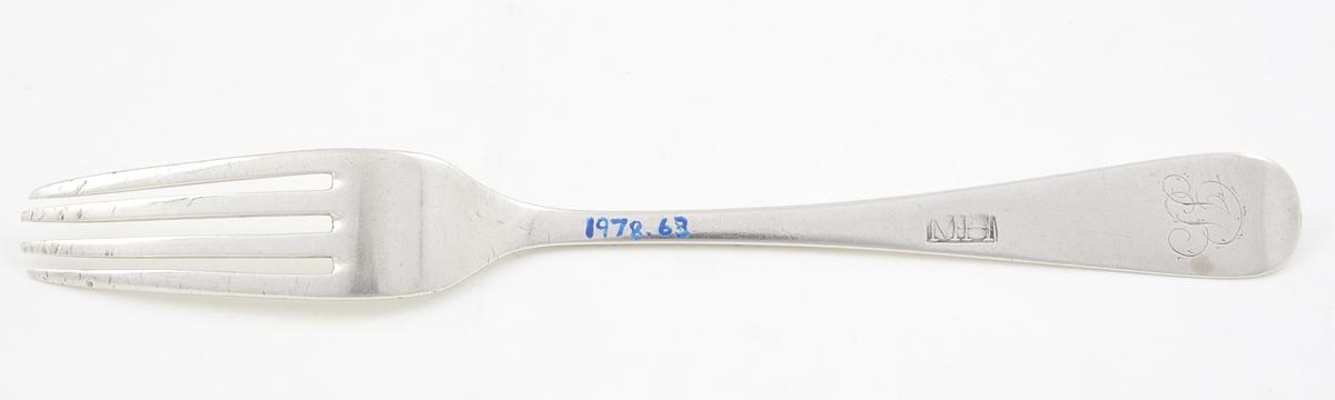 1978.0063 Fork, view 2