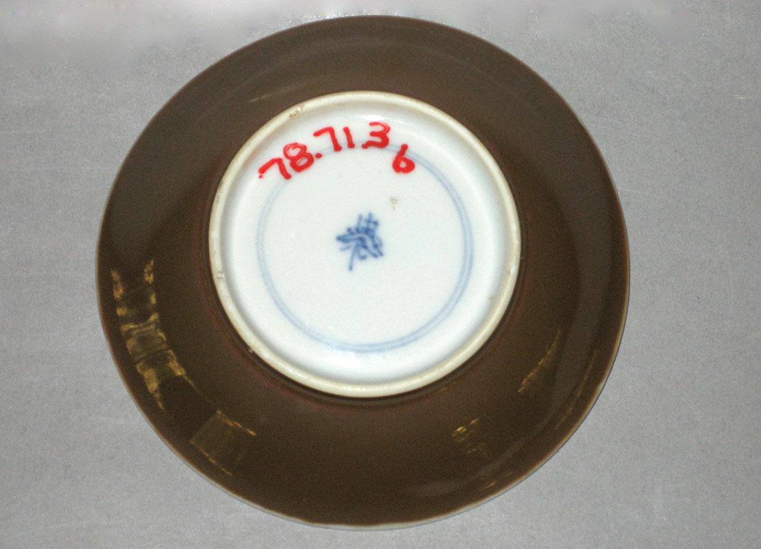 1978.0071.003 b saucer underside