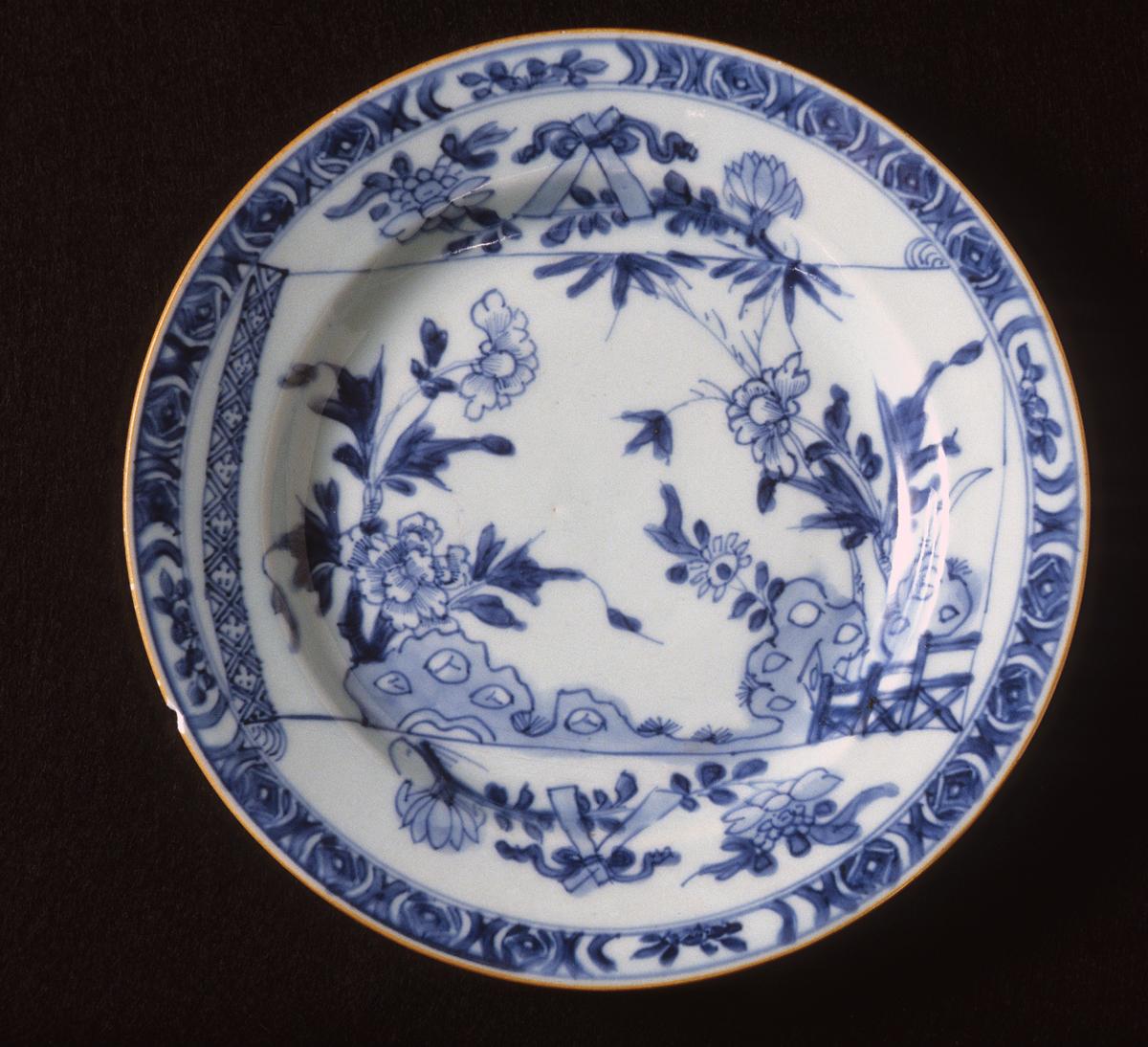 1978.0074 Plate, Dinner Plate