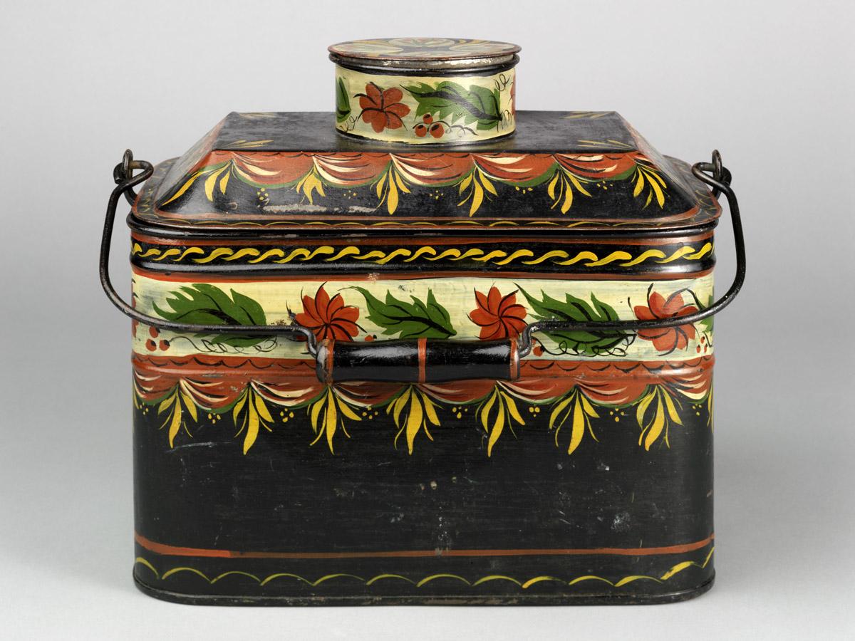 1978.0076 Lunch box (view 4)