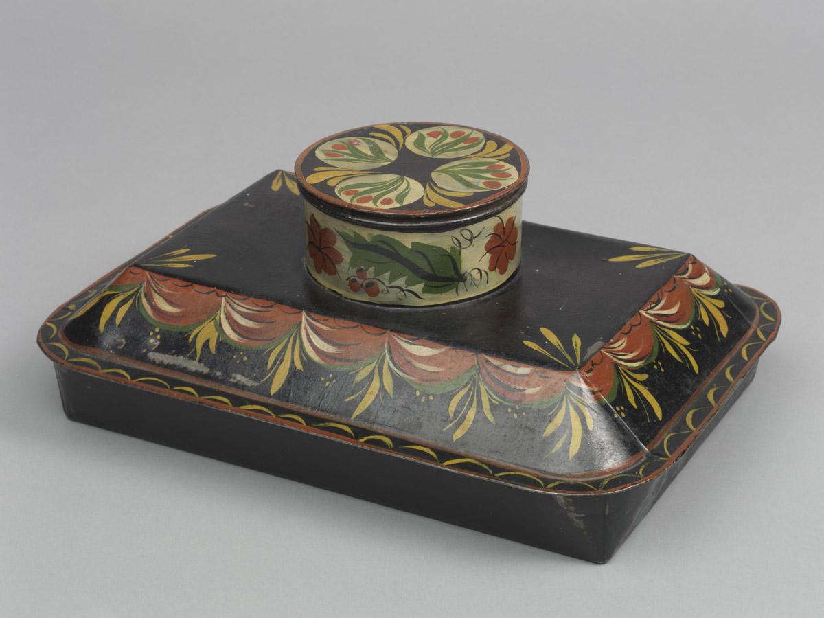 1978.0076 Lunch box (lid)