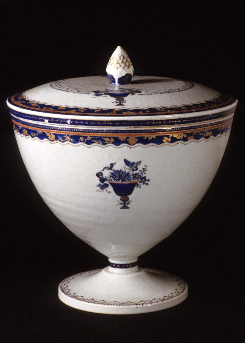 1978.0095 A, B Covered bowl
