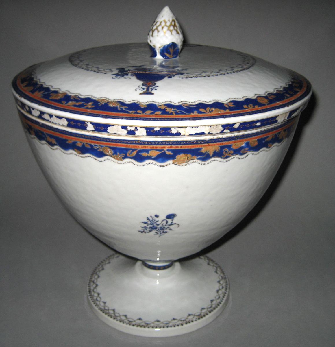 1978.0095 A, B Porcelain Bowl view 2