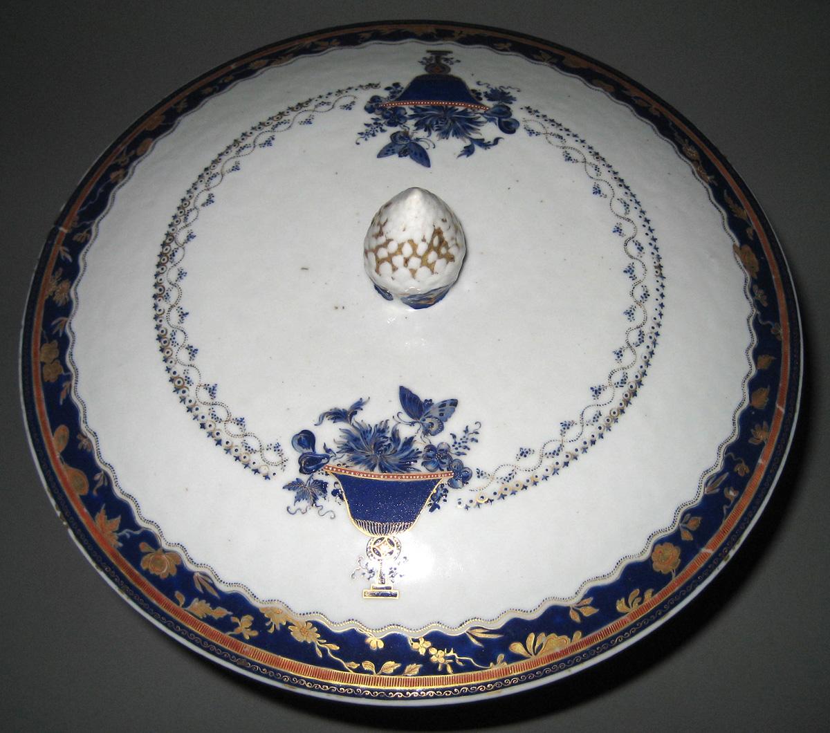 1978.0095 A, B Porcelain Bowl top