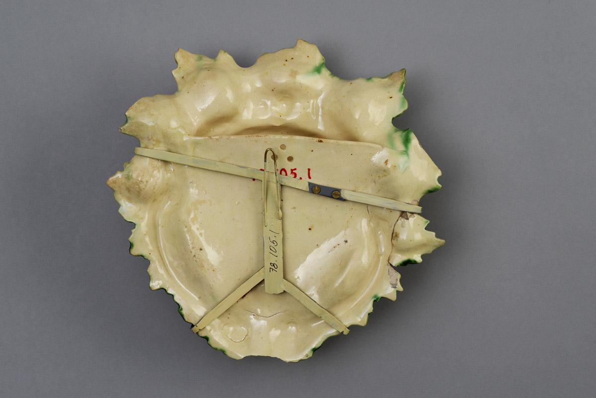 1978.0105.001 Flower container, view 2