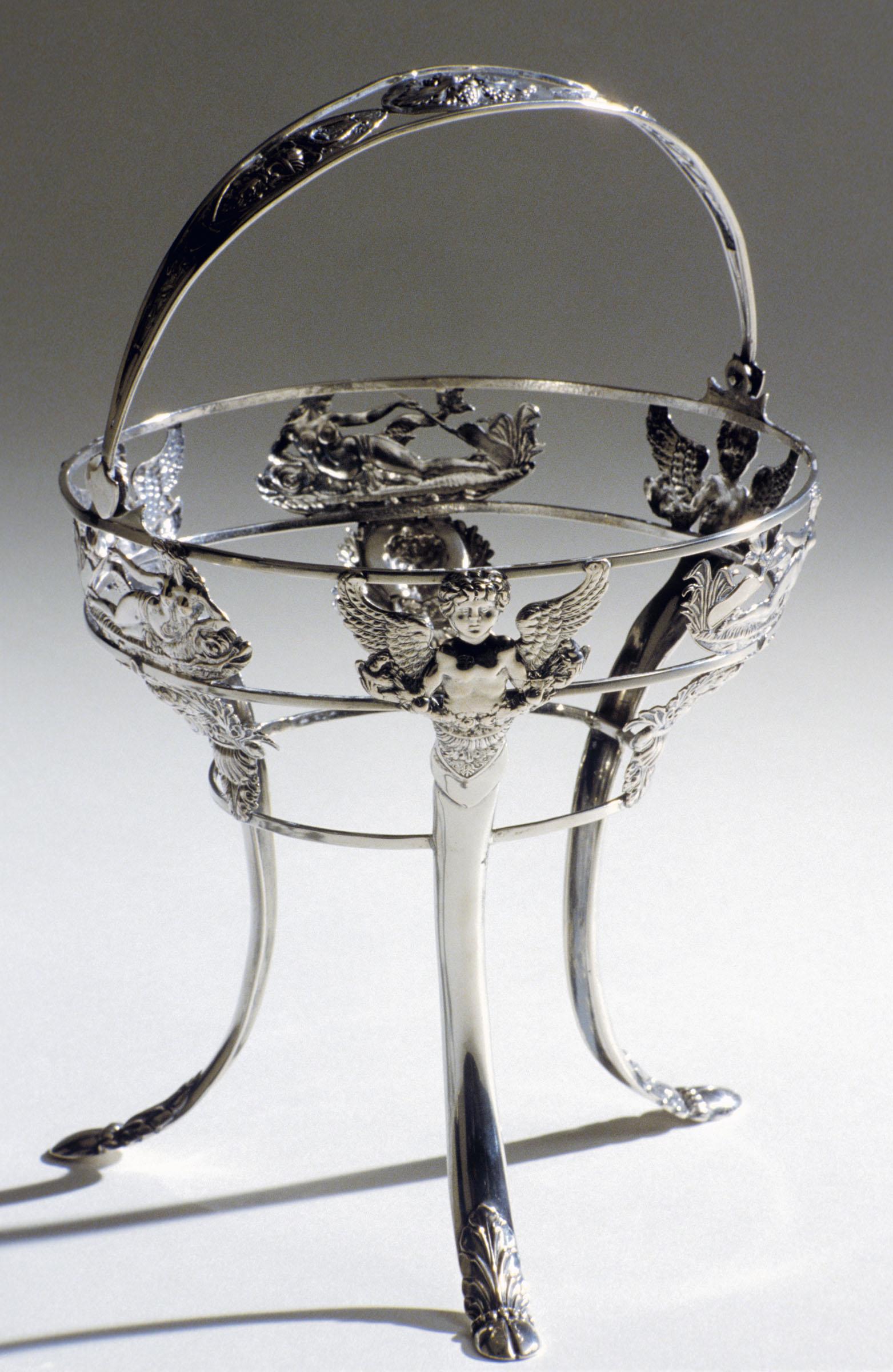 1978.0111 A-C Bowl and Stand, view 2