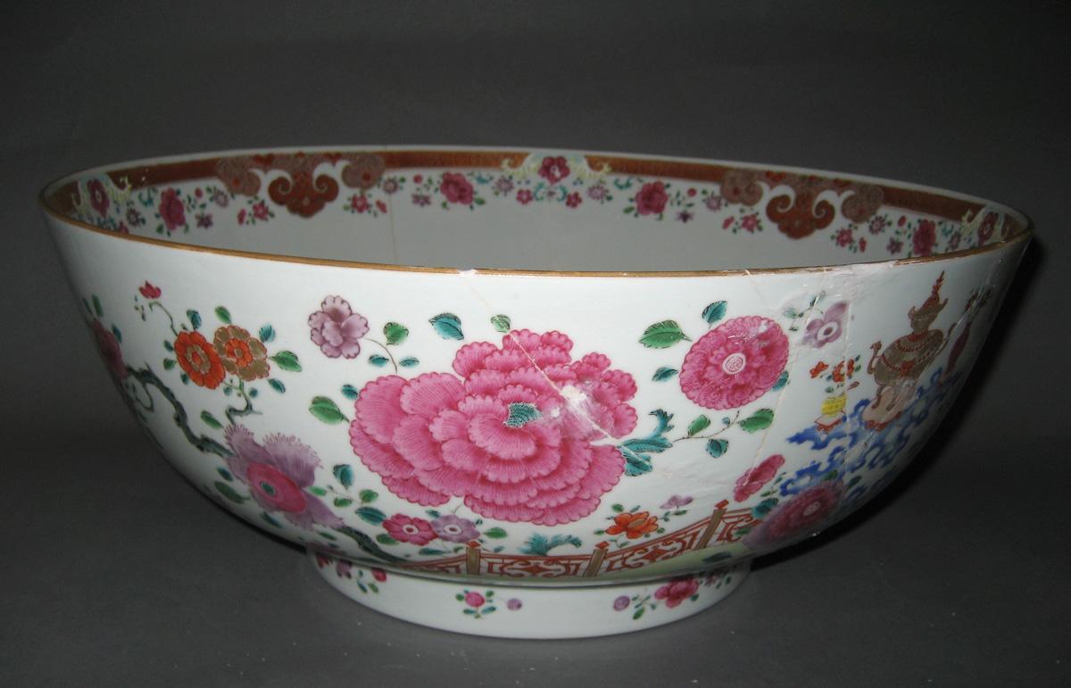 1978.0121 Porcelain Bowl side 1