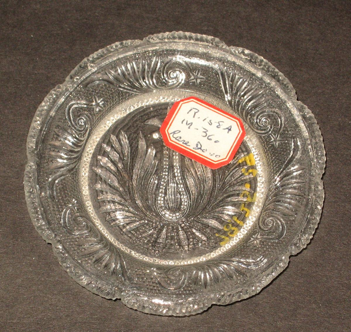 1978.0125.029 Glass cup plate