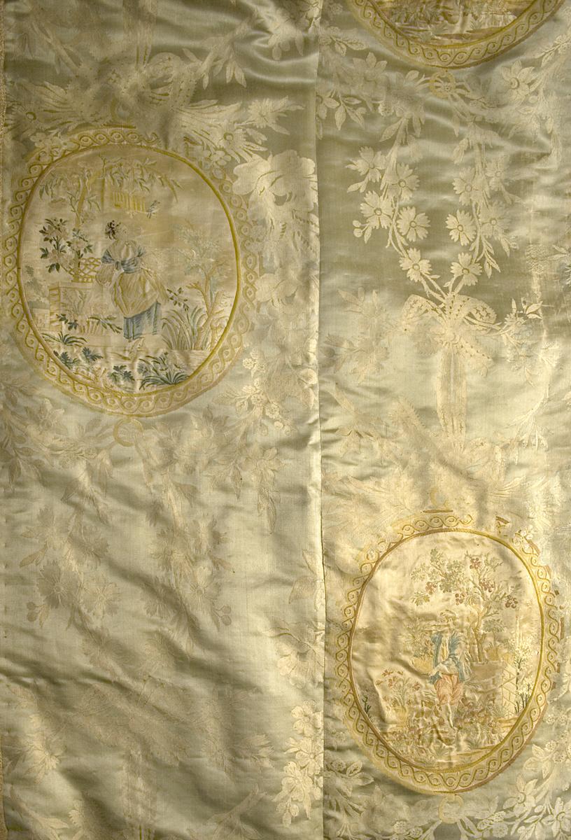 1957.1331.003 A Window Hanging, Side Curtain, Pattern Repeat