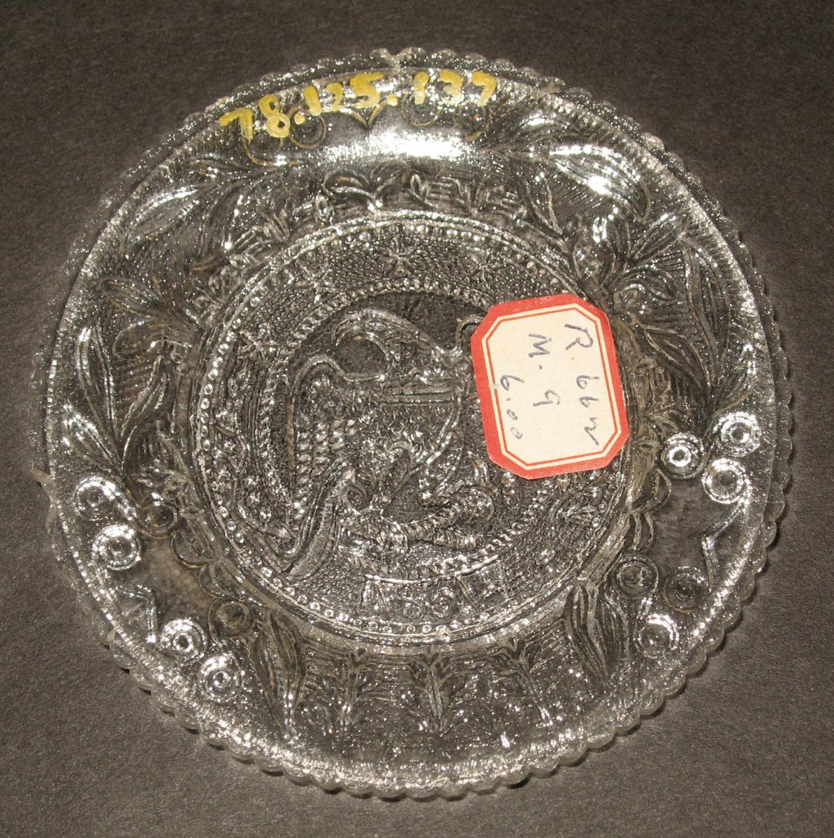 1978.0125.137 Glass cup plate