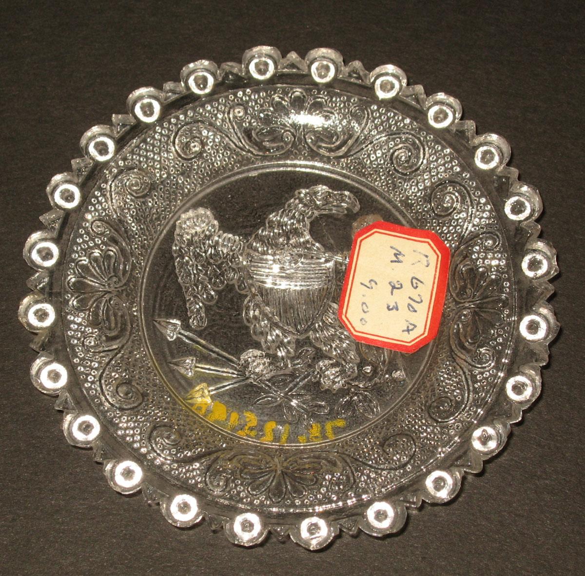 1978.0125.0140 Glass cup plate