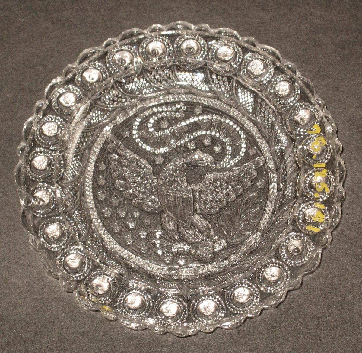1978.0125.141 Glass cup plate