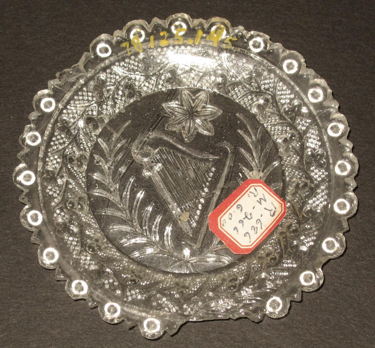 1978.0125.145 Glass cup plate