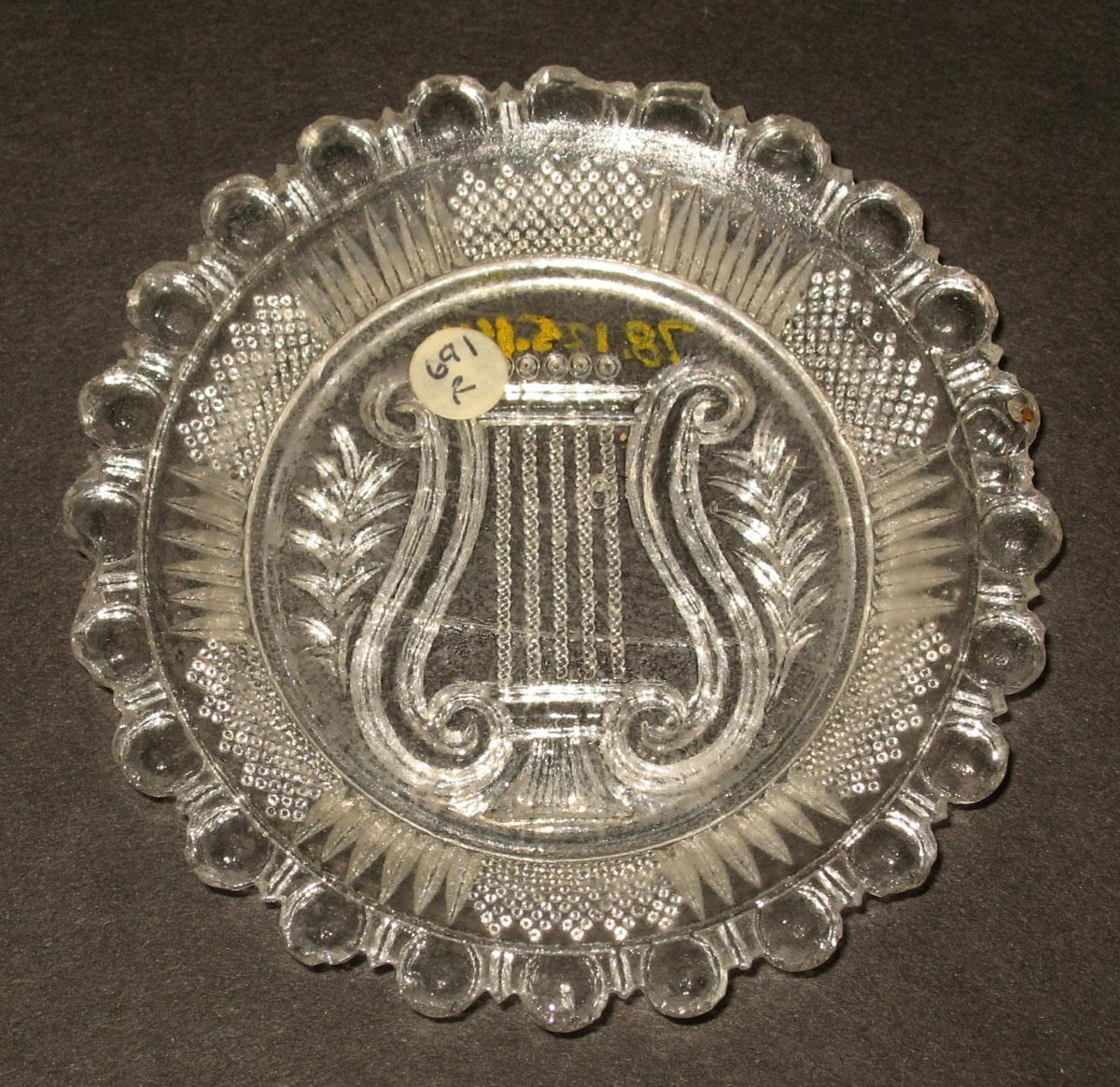 1978.0125.146 Glass cup plate