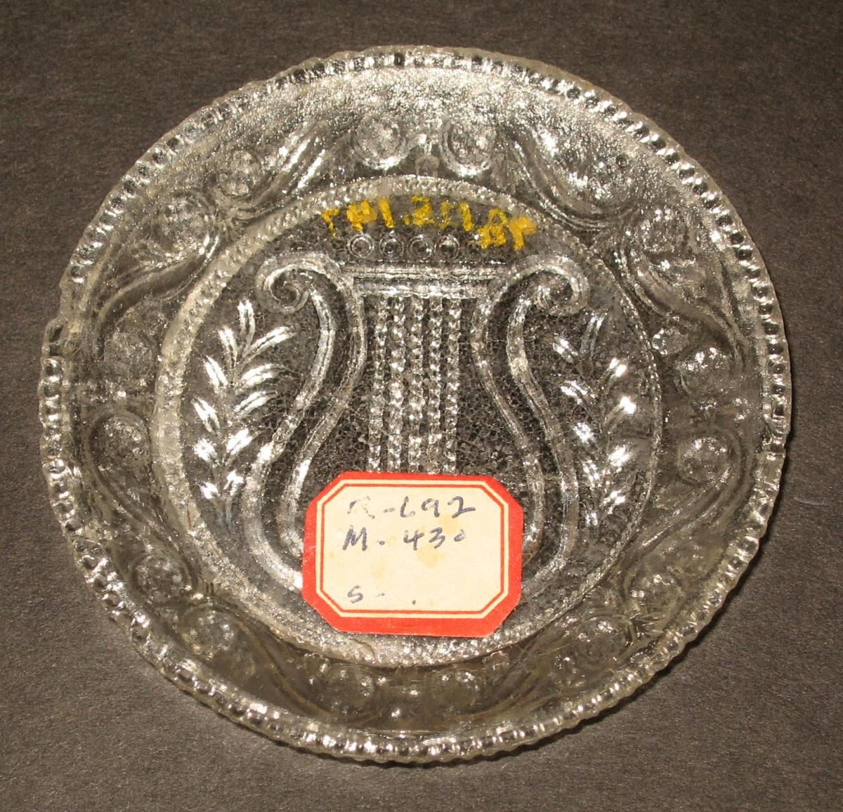 1978.0125.147 Glass cup plate