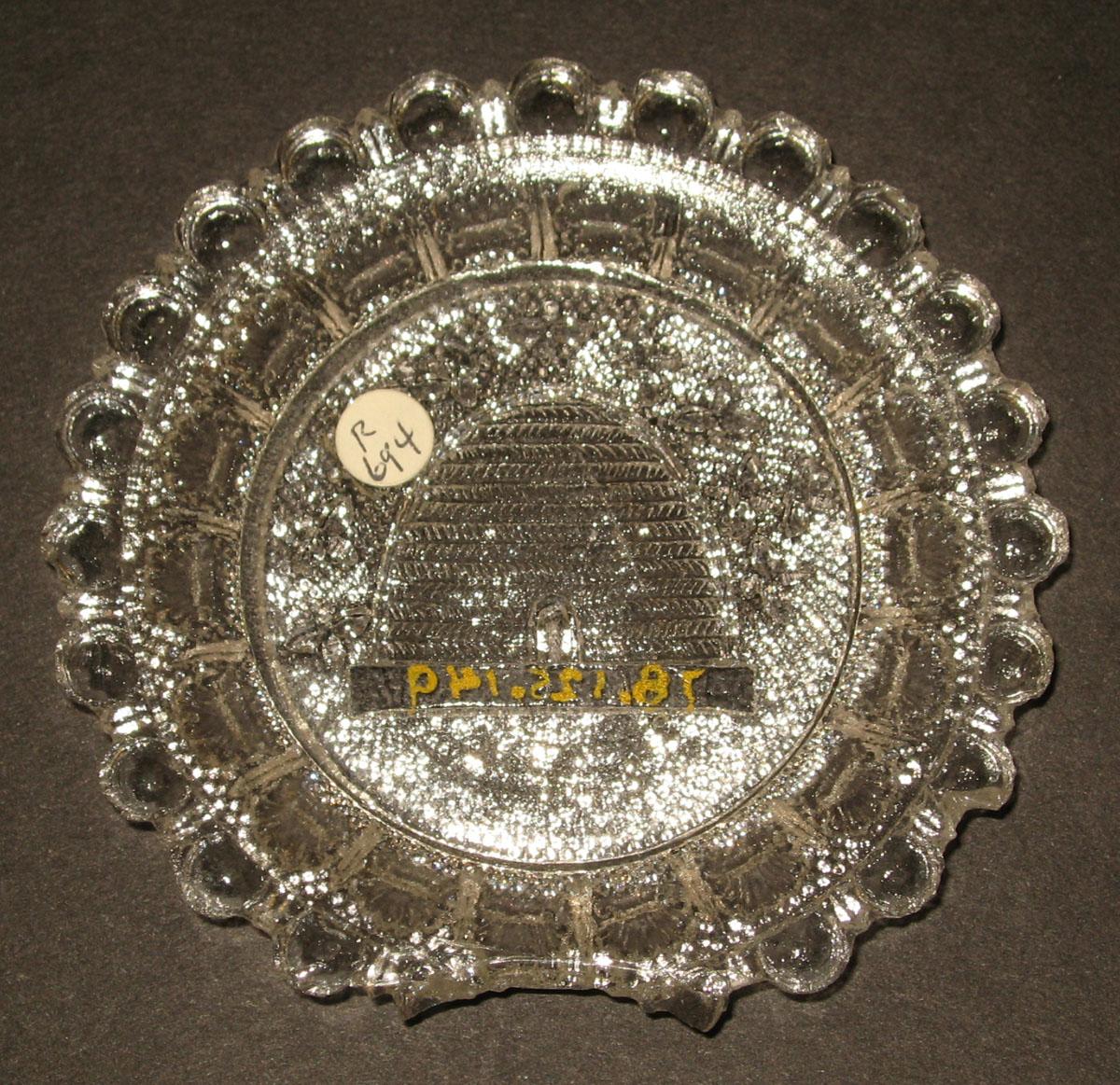 1978.0125.149 Glass cup plate