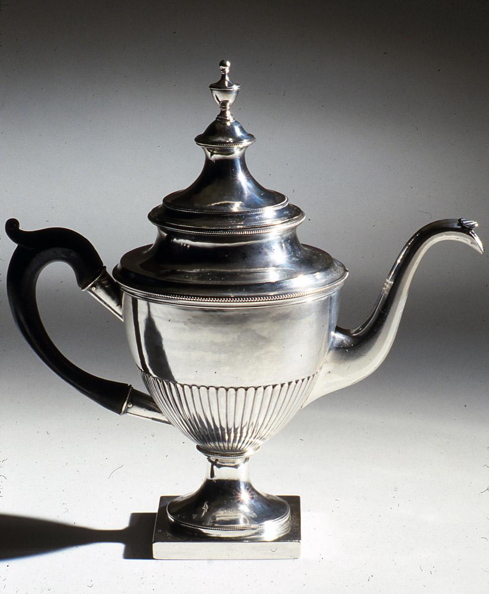 1978.0137 A, B Teapot