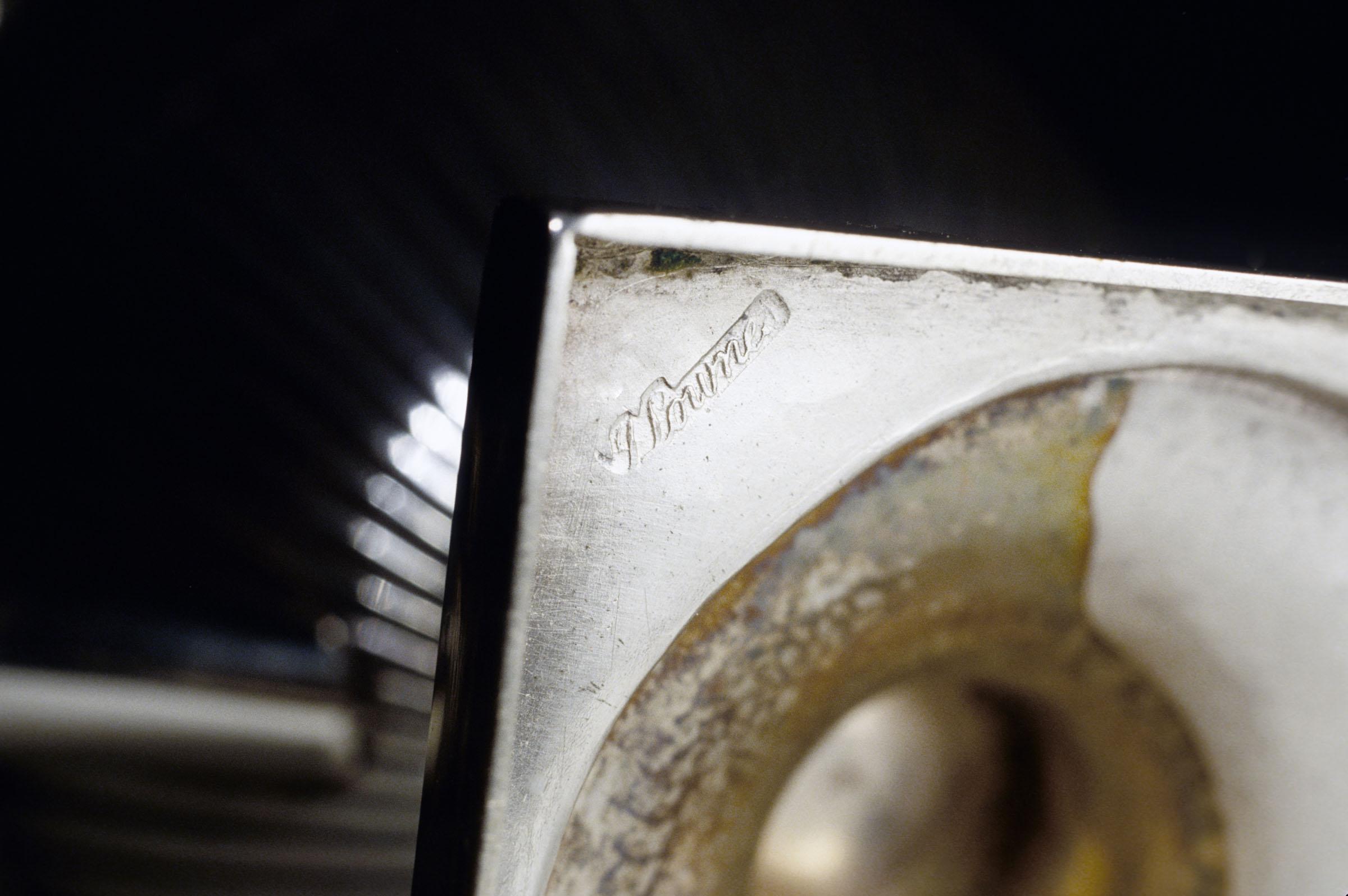 1978.0137 A, B Teapot, detail 1 (mark 4)