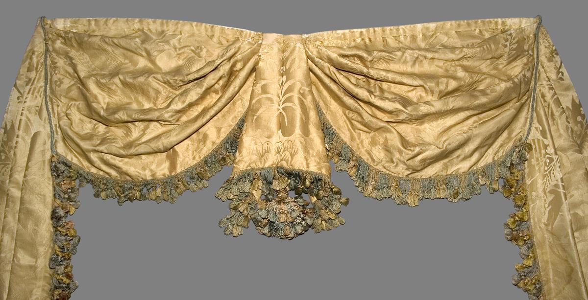1957.1334.001 Window Hanging, Curtains & Valance, Valance Detail