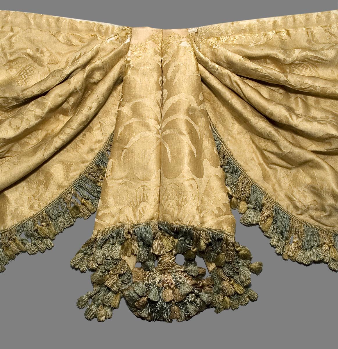 1957.1334.001 Window Hanging, Curtains & Valance, Center Detail