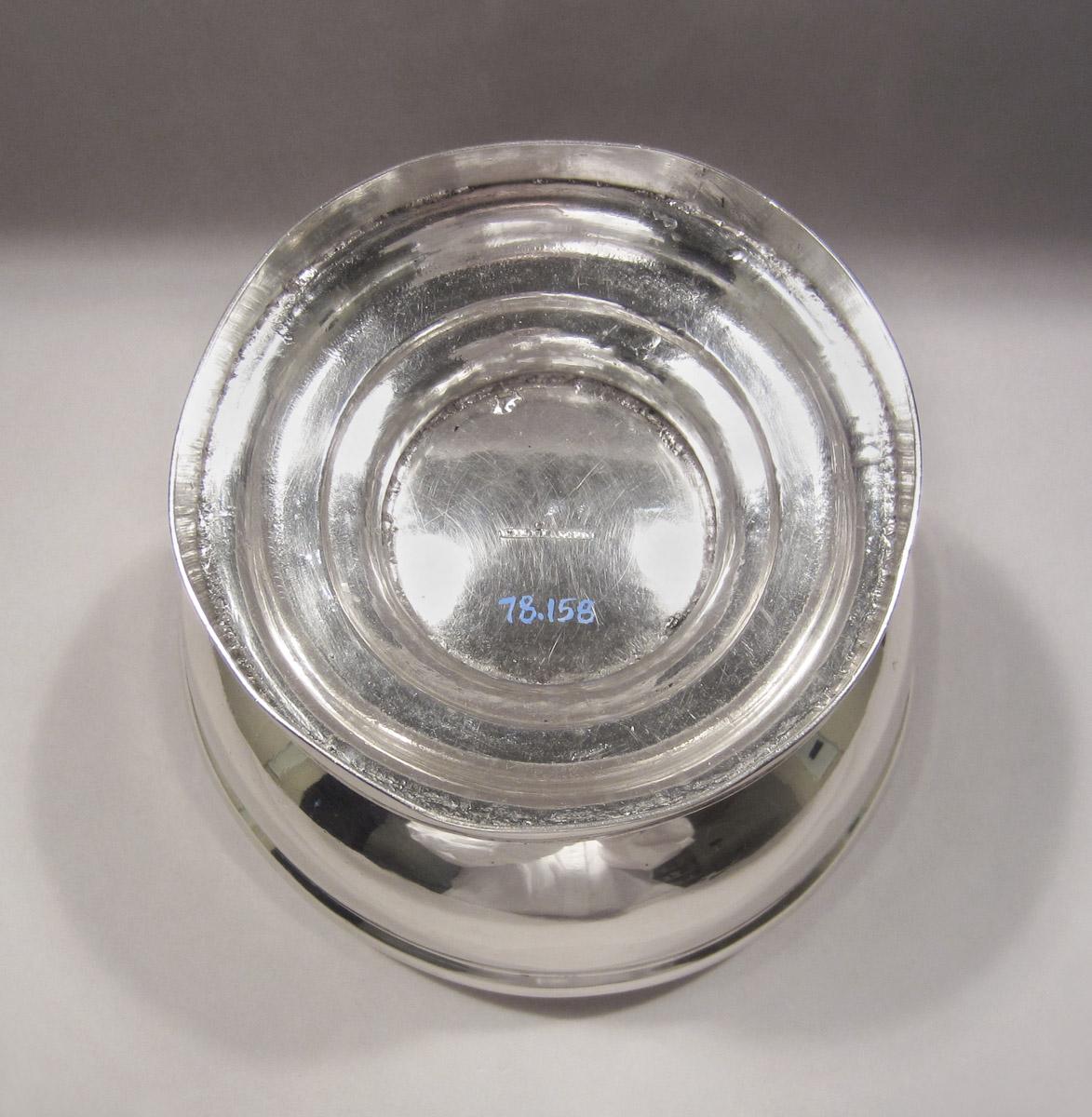 1978.0158 Waste bowl, underside