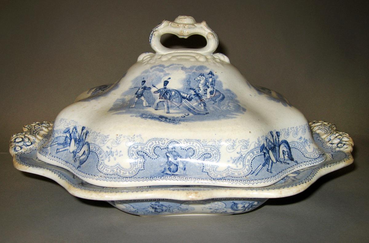 1978.0173.001 A, B Texian vegetable dish