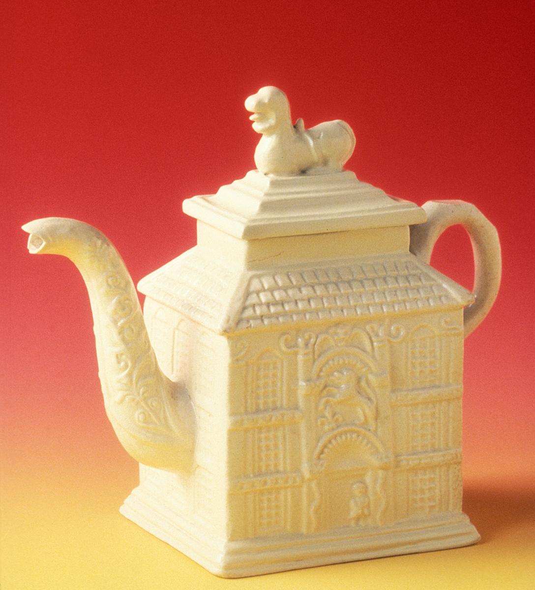 1978.0177 A, B Teapot, view