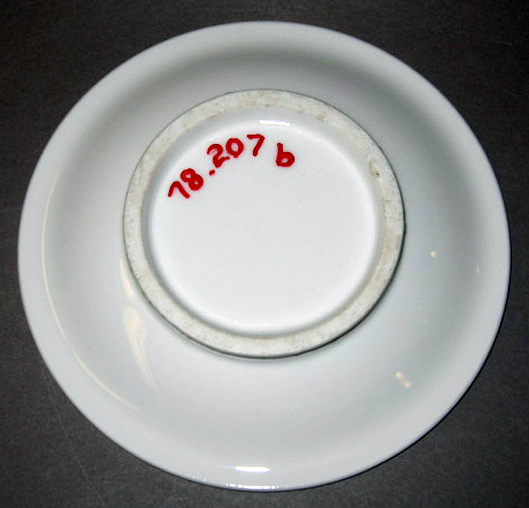 1978.0207 B French porcelain saucer (underside)