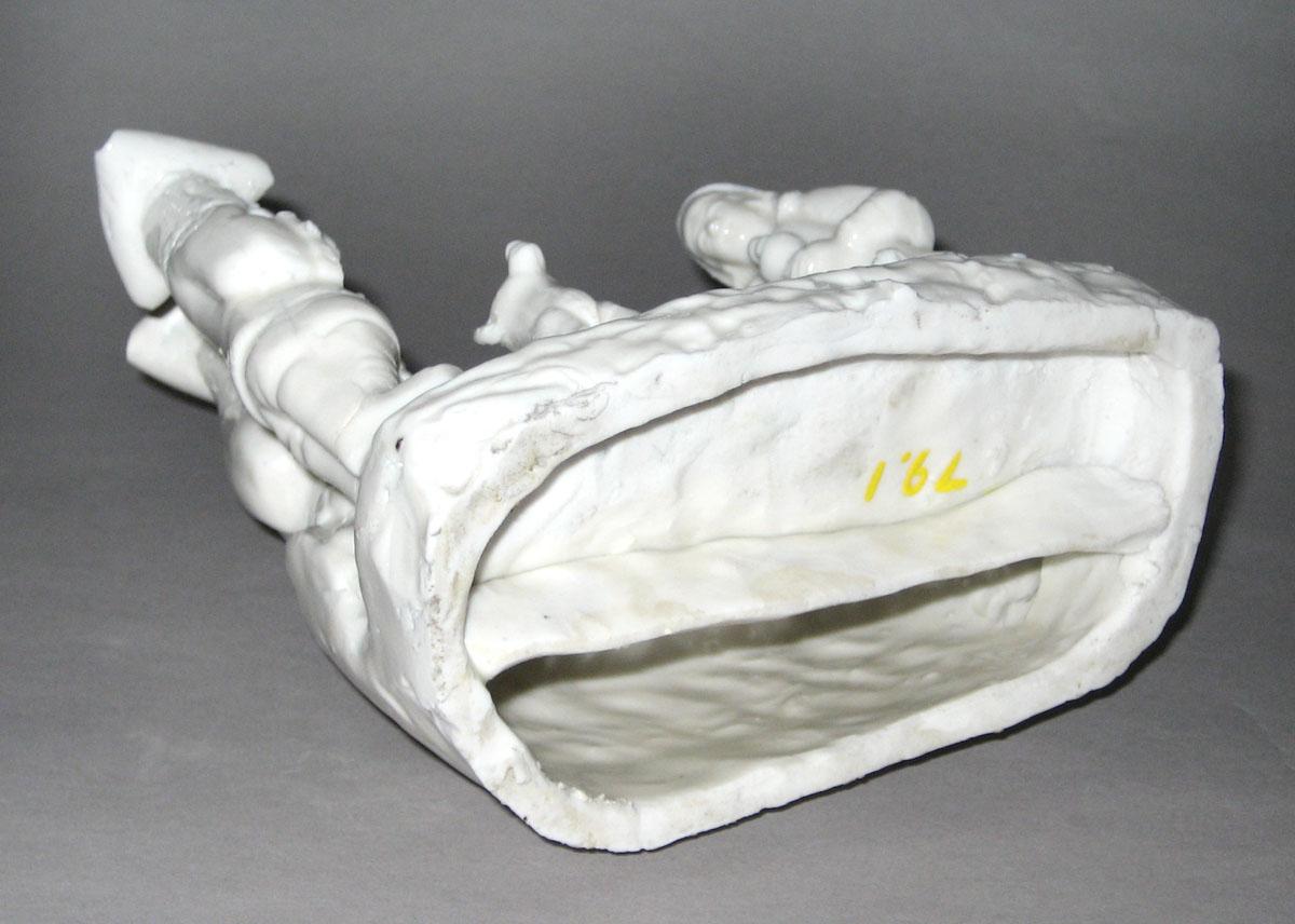 1979.0001 Porcelain figure group, bottom