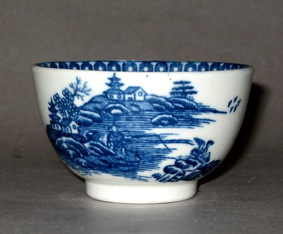 1979.0041 Caughley blue and white porcelain teabowl (side 2)
