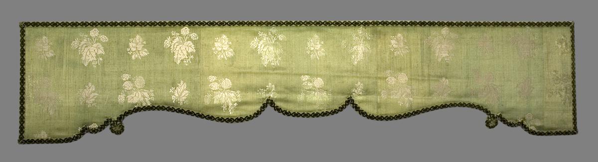 1957.1341.002 C Window Hanging, Pelmet