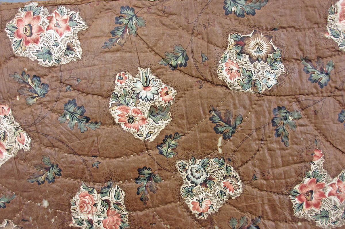1979.0058.025 textile, printed repeat