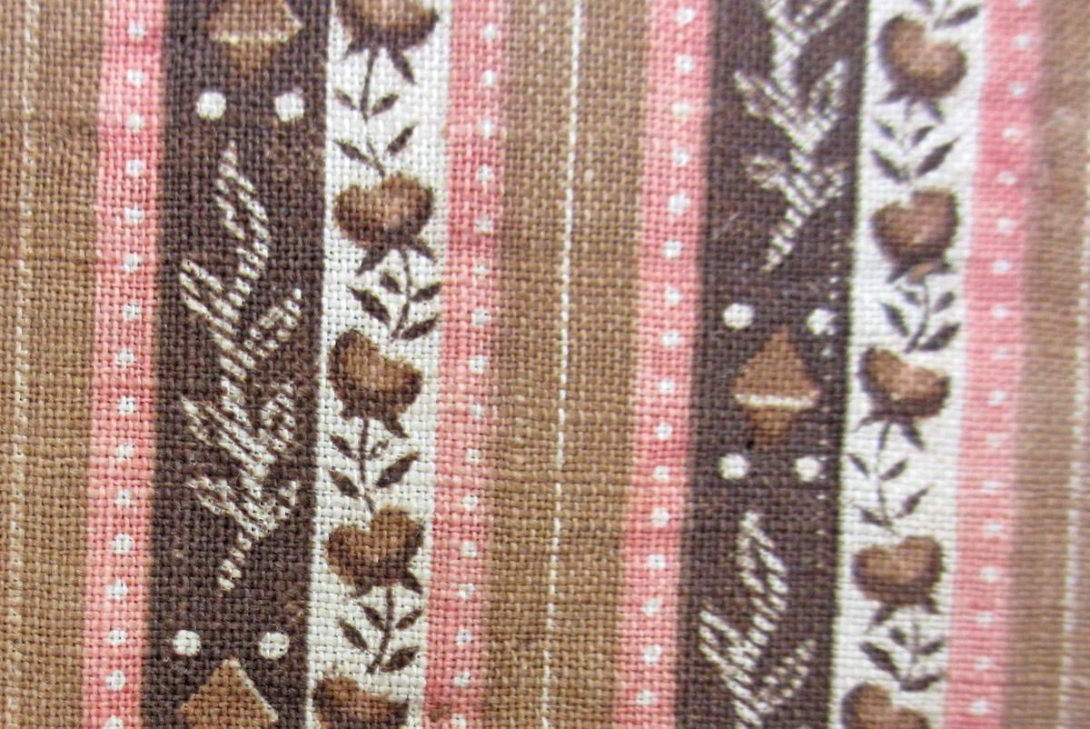 1979.0058.027 textile, printed reverse repeat detail
