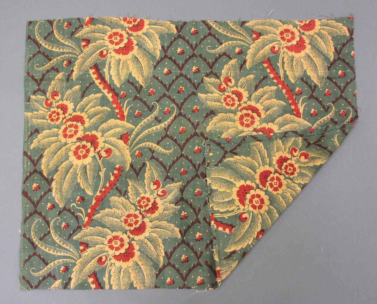 1979.0058.031 Textile, printed folded corner