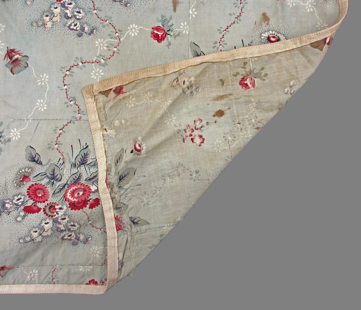 1979.0058.044 textile, printed folded corner