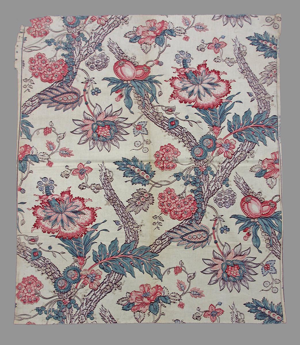 1979.0058.080 textile, printed overall