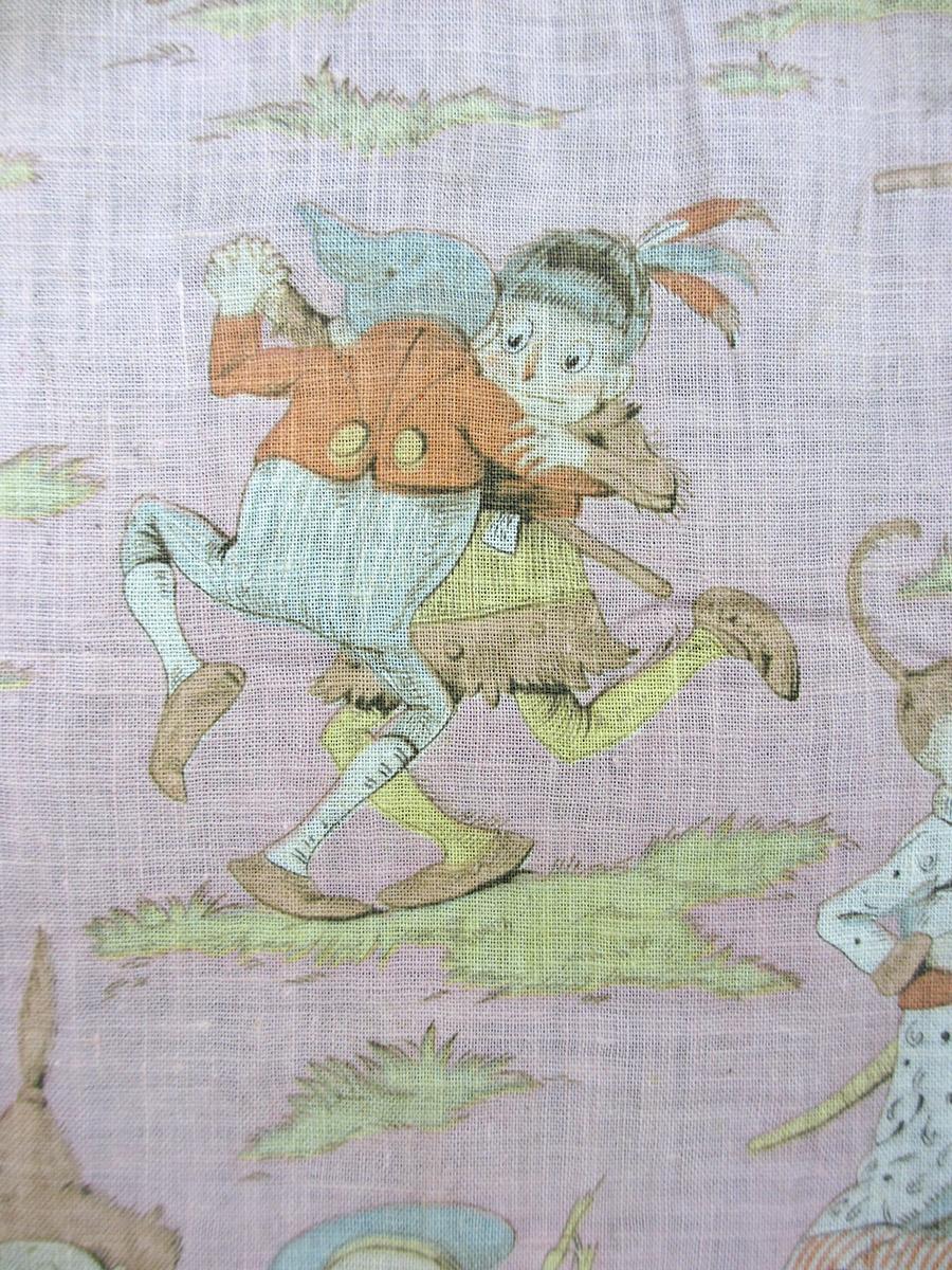1979.0058.082 textile, printed detail 11