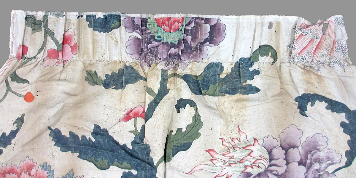 1979.0058.086 textile, painted hem