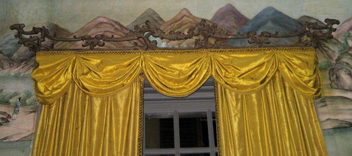 1957.1344.001 valance
