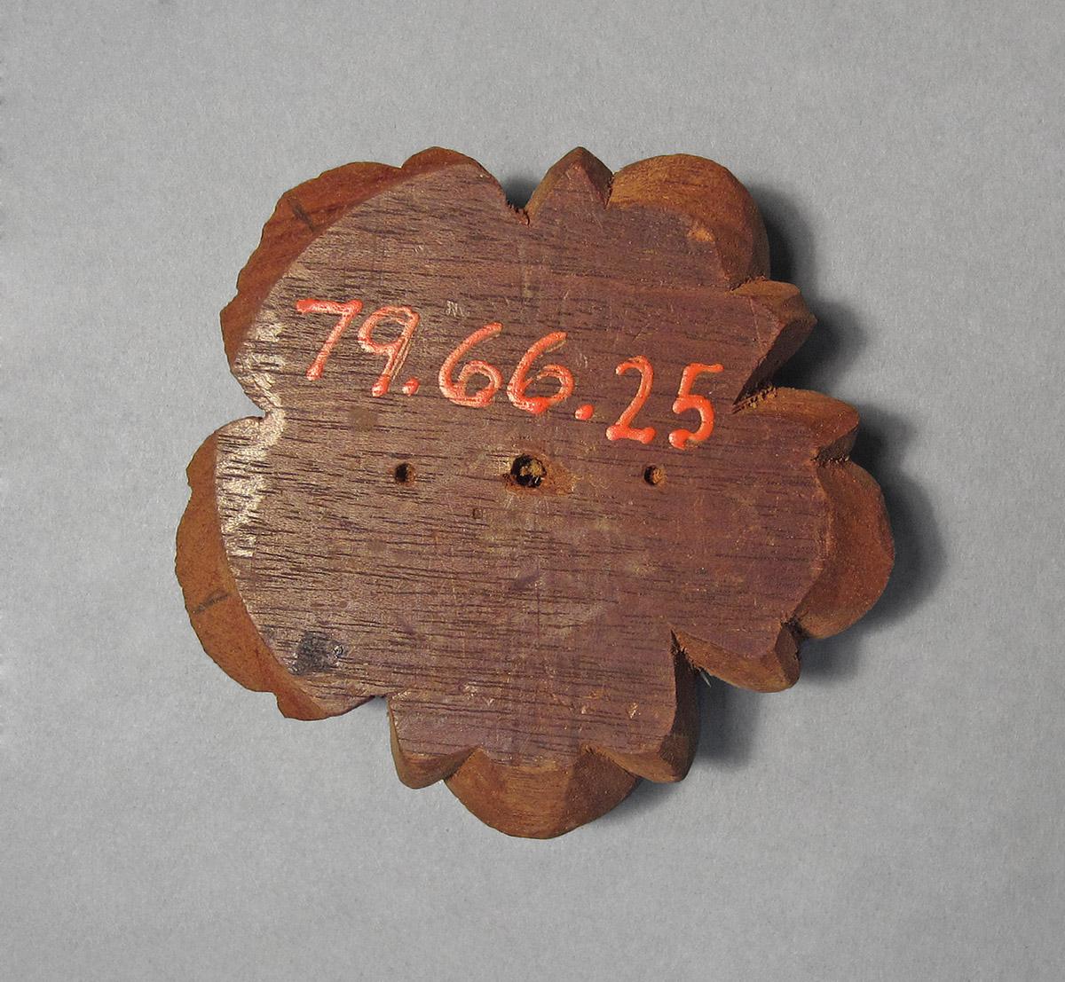 1979.0066.025, Rosette, side 2