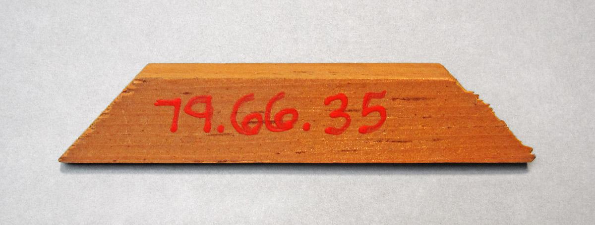 1979.0066.035, Molding, side 2