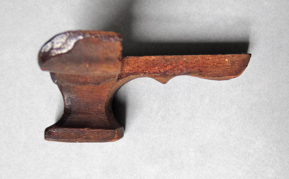 1979.0066.063, Bracket foot, side 3