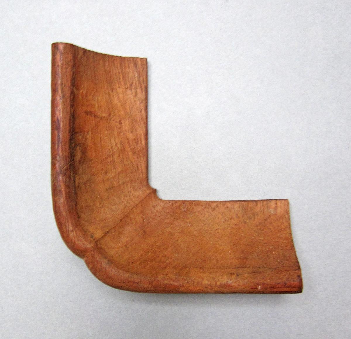 1979.0066.065, Table rim corner, side 1