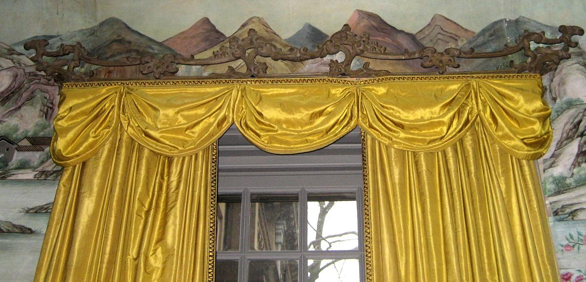 1957.1344.003 valance