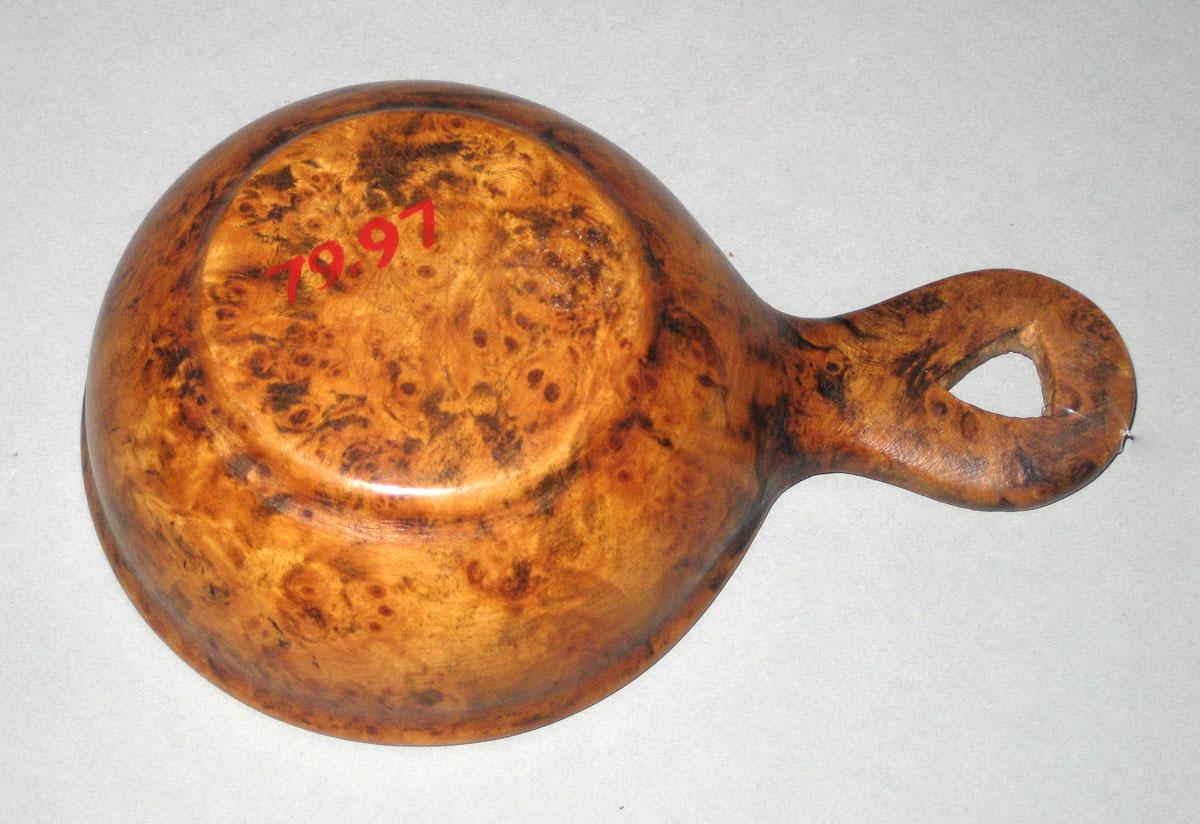 1979.0097 Porringer (bottom)