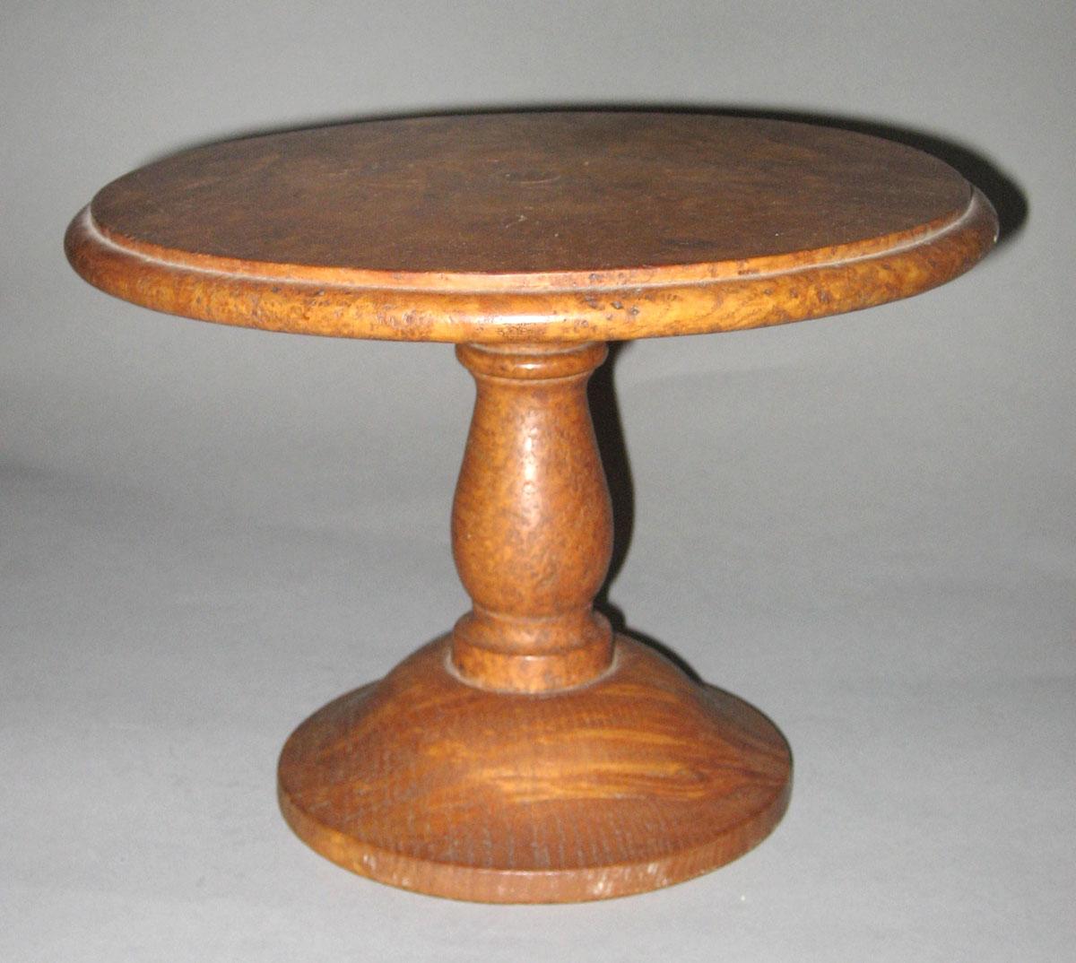 1979.0099 Stand, Tazza
