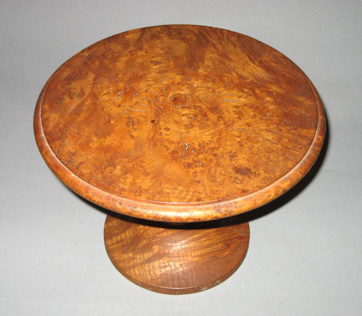 1979.0099 Stand, Tazza (top)