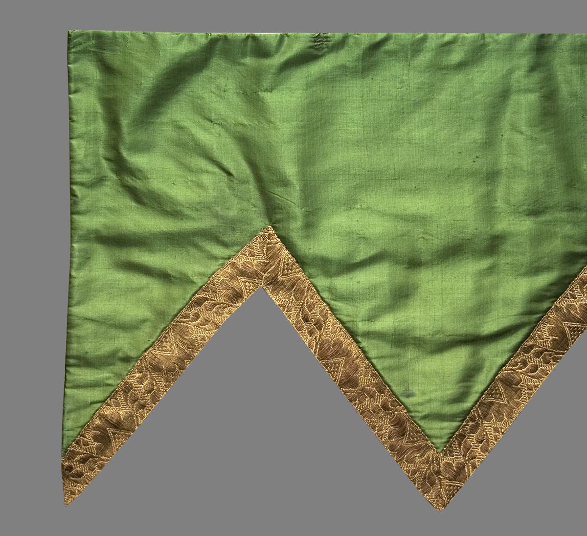 1957.1346.001 A Window Hanging, Valance, Edge Detail
